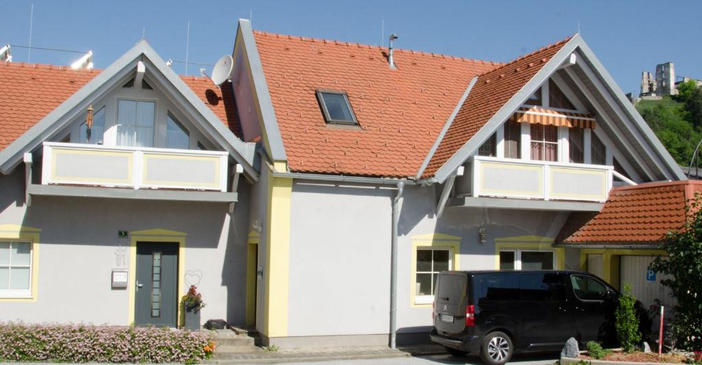 Budova, v ktorej sa apartmán nachádza