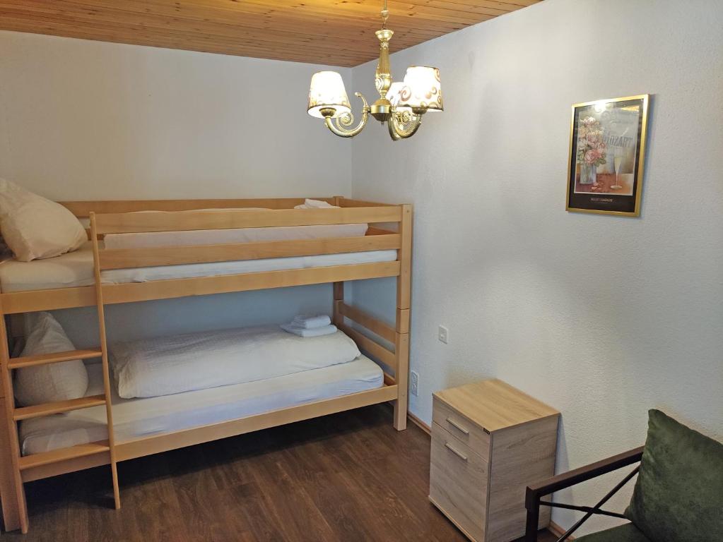 Postel nebo postele na pokoji v ubytování Hotel Restaurant Jungfrau