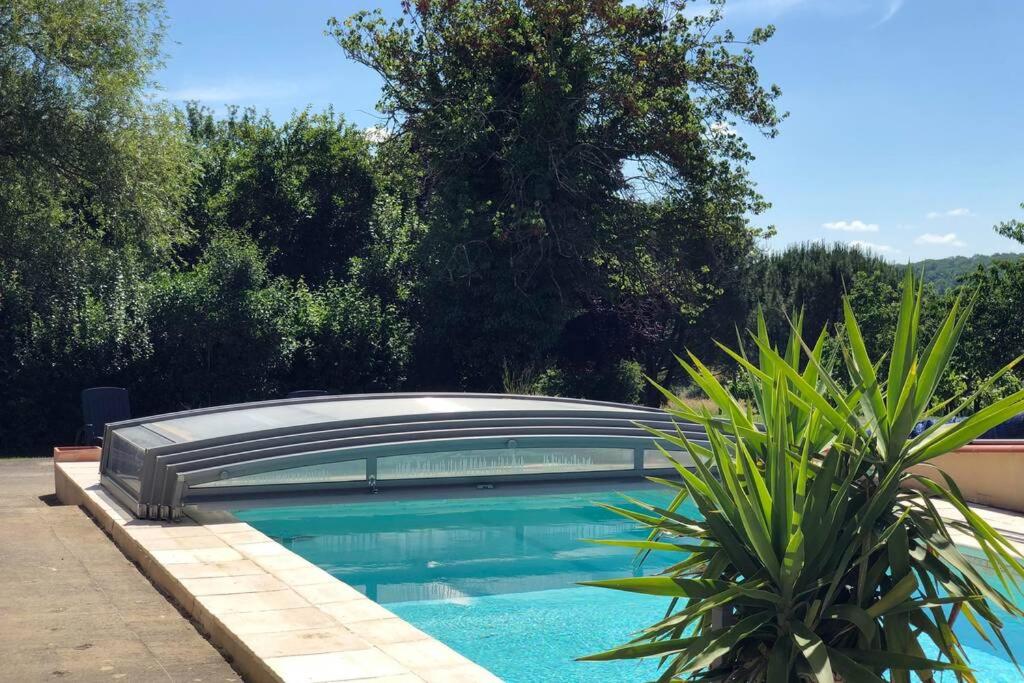 una piscina frente a una casa en Maison Dream in Marciac en Marciac