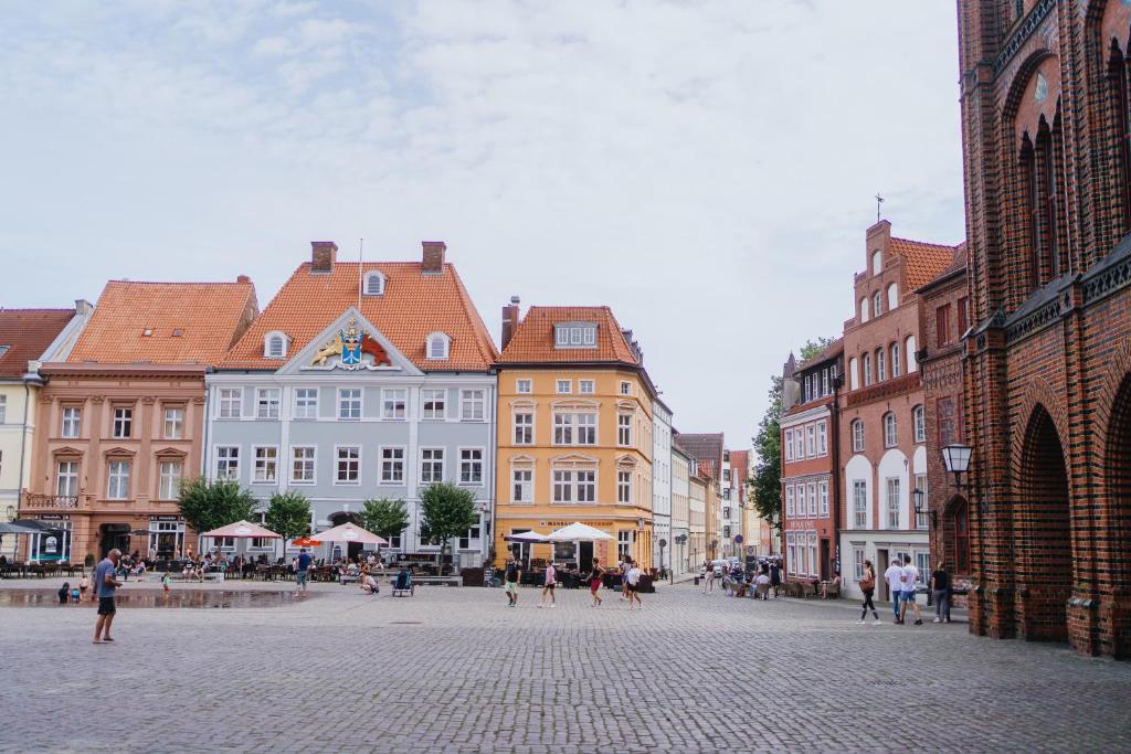 Nespecifikovaný výhled na destinaci Stralsund nebo výhled na město při pohledu z hotelu