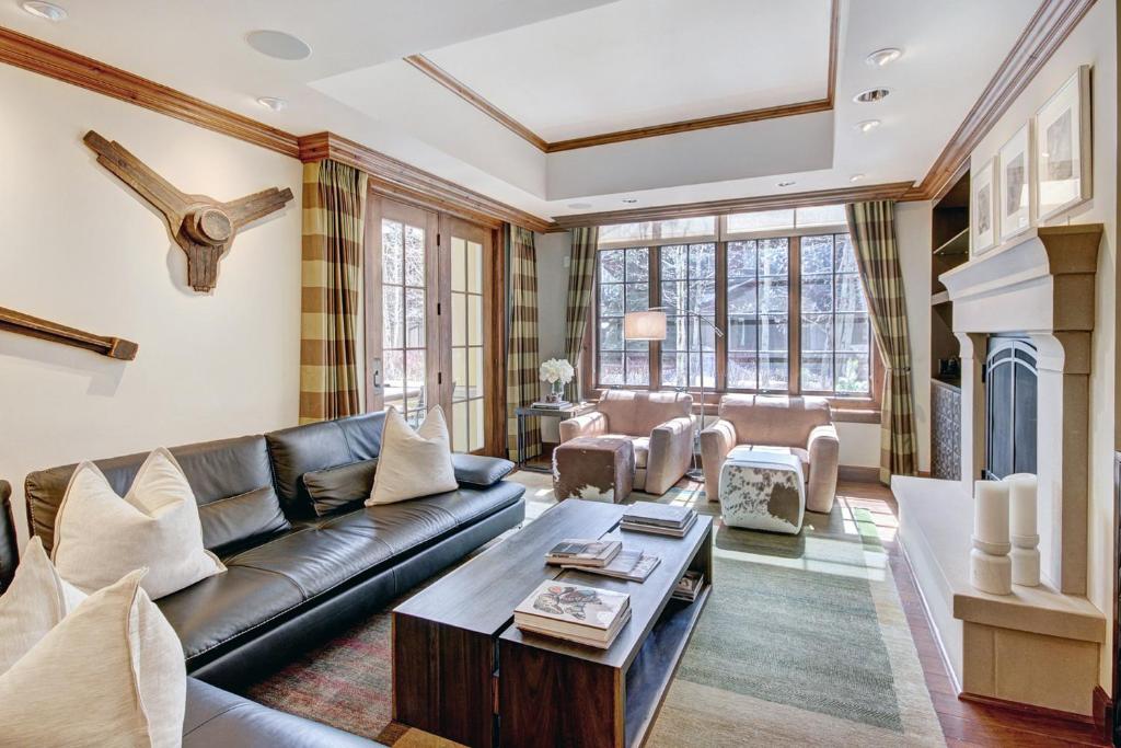 Posezení v ubytování The Vail Collection at the Ritz Carlton Residences Vail