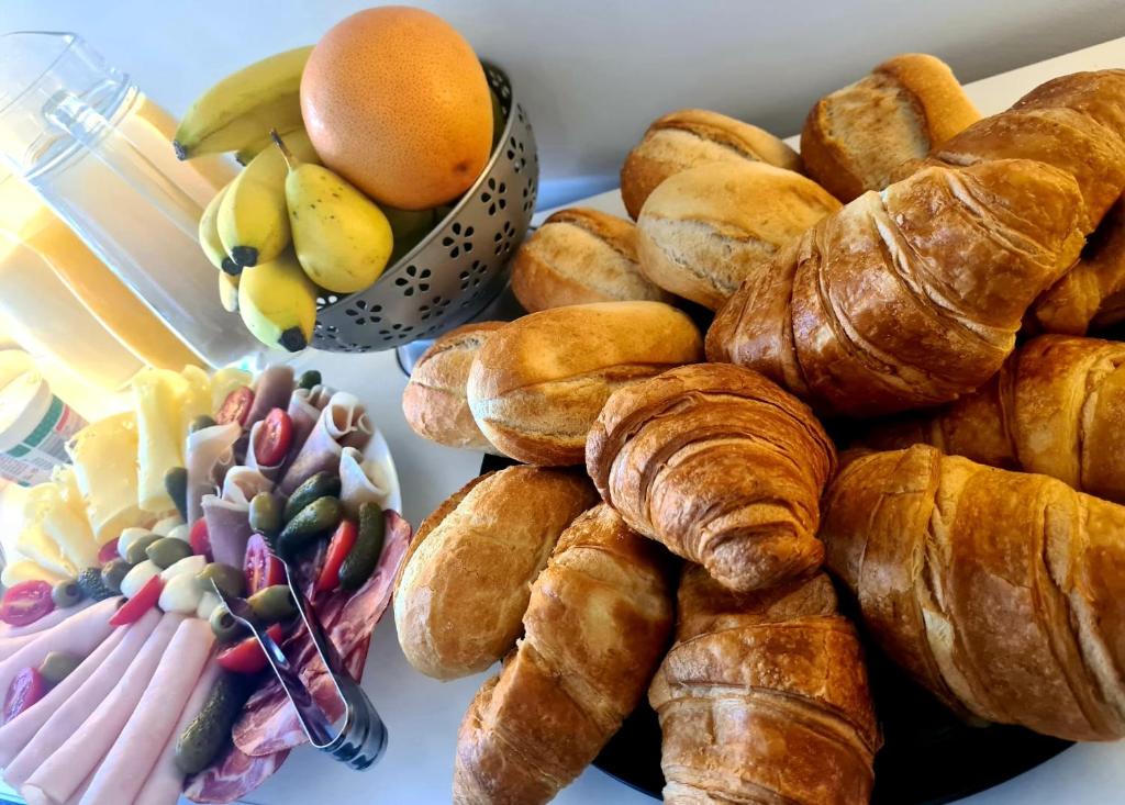Jedlo v ubytovaní bed & breakfast alebo blízkom okolí