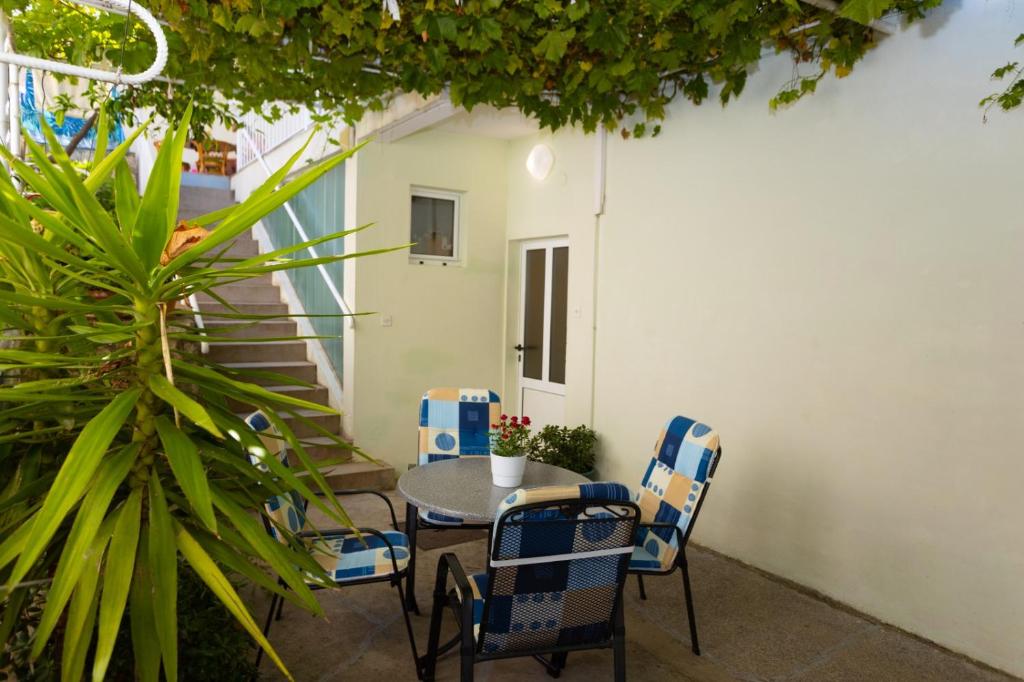 Balkón alebo terasa v ubytovaní Apartmani Vranjes