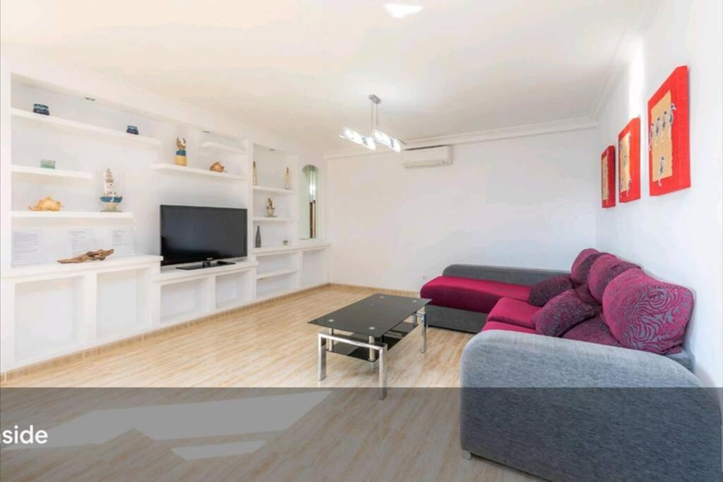 TV a/nebo společenská místnost v ubytování Syrenah Apartment in Can Picafort