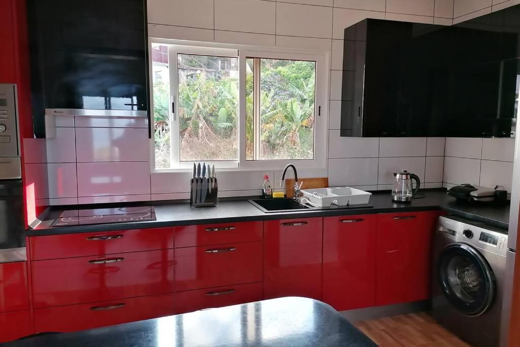 Kuhinja oz. manjša kuhinja v nastanitvi Vila Relax Vacation Rental, Funchal