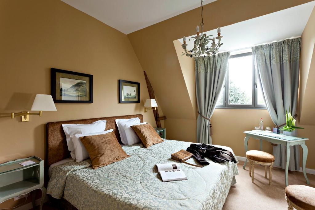 Hôtel Château Tilques - Charme Au Château -Chambre Double