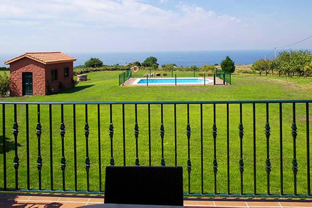 Bazén v ubytování Villa Brandán - Villa con piscina privada para 12p - VV-187-AS Y VV-188-AS nebo v jeho okolí