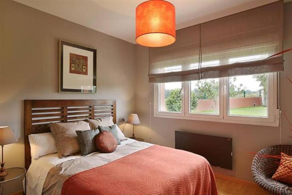 Postel nebo postele na pokoji v ubytování Villa Brandán - Villa con piscina privada para 12p - VV-187-AS Y VV-188-AS