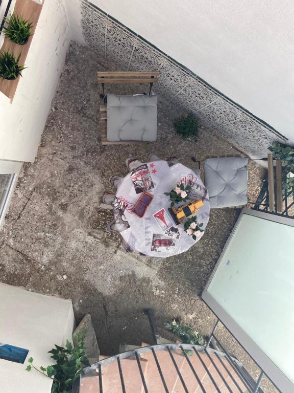Zdjęcie z galerii obiektu Malagueña Salerosa "Apartamento - estudio con terraza" En casa típica de 1 a 4 dormitorios w Maladze