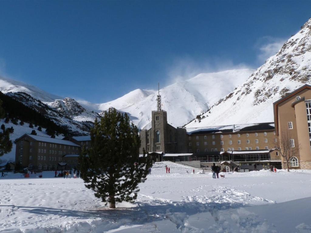 Hotel Vall de Núria v zimě