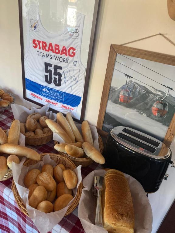 Jídlo v hotelu nebo okolí