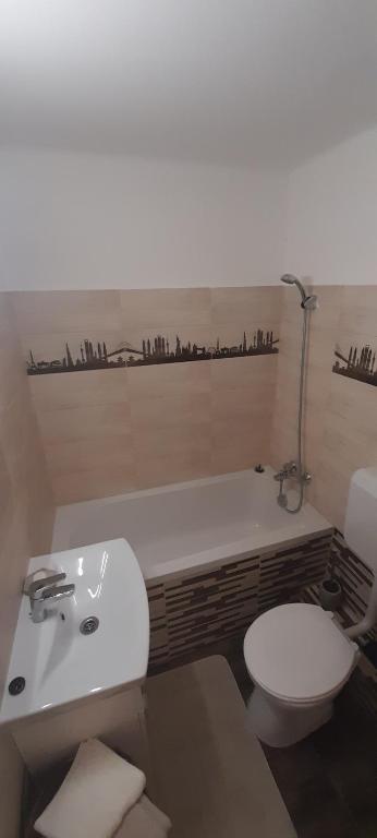 Kúpeľňa v ubytovaní Könyvkuckó Apartman