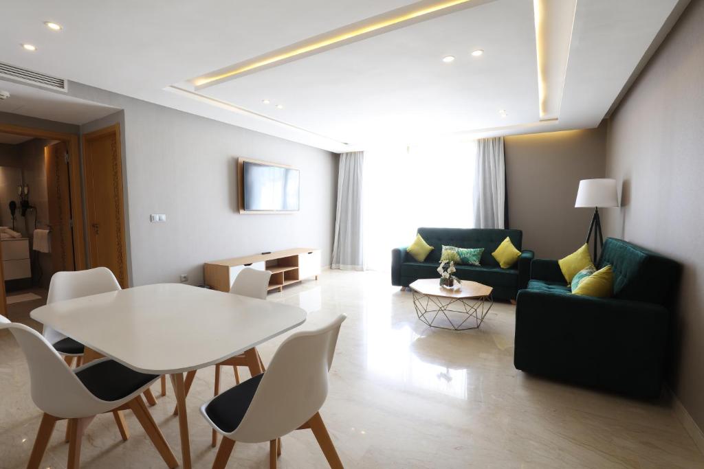 Posezení v ubytování Mid Town Hotel Casablanca