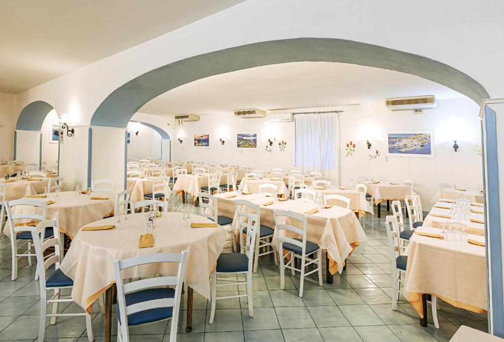 Restaurace v ubytování Hotel Galidon Wellness Park & SPA