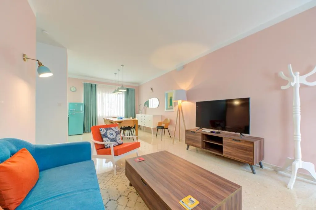 Colorful & Spacious Home with Yard - Close to Xemxija Bay