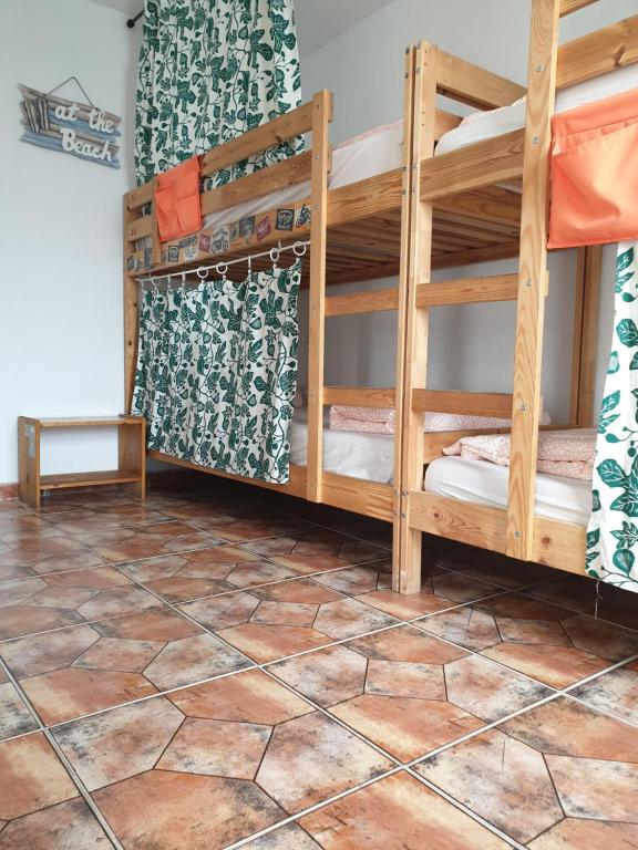 Endless Summer House - Cama En La Habitación Del Dormitorio De 4 Camas
