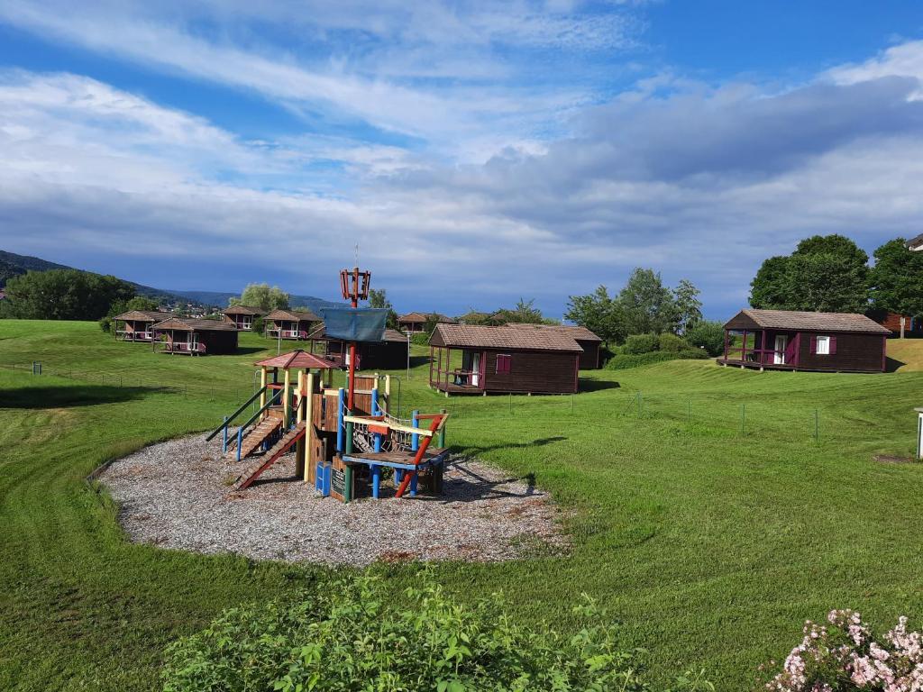 Herní místnost nebo prostor pro děti v ubytování Camping Les Vosges du Nord