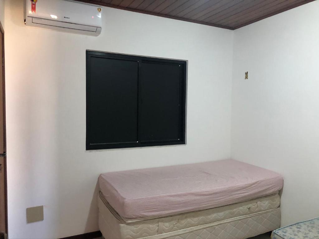 Postel nebo postele na pokoji v ubytování Guarajuba - BA - Confortável casa com 3 quartos, 2 suites