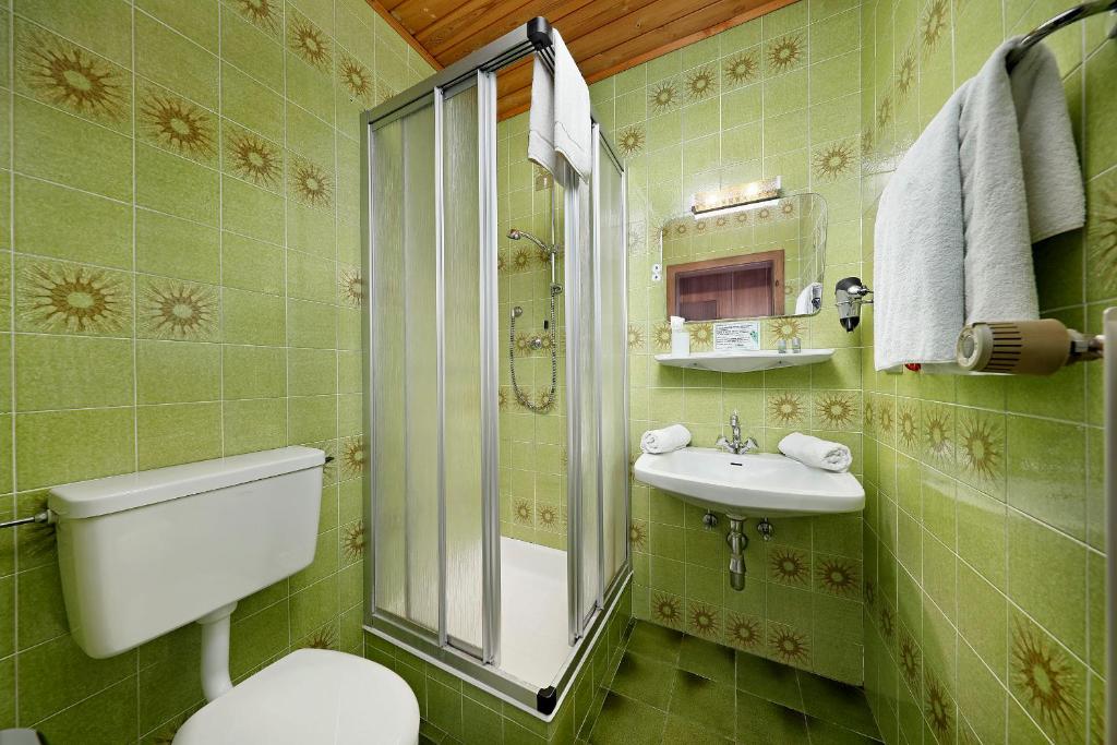 Koupelna v ubytování Gasthof Mesnerwirt