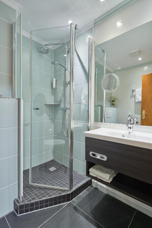 Koupelna v ubytování Hotel St. Georg Garni