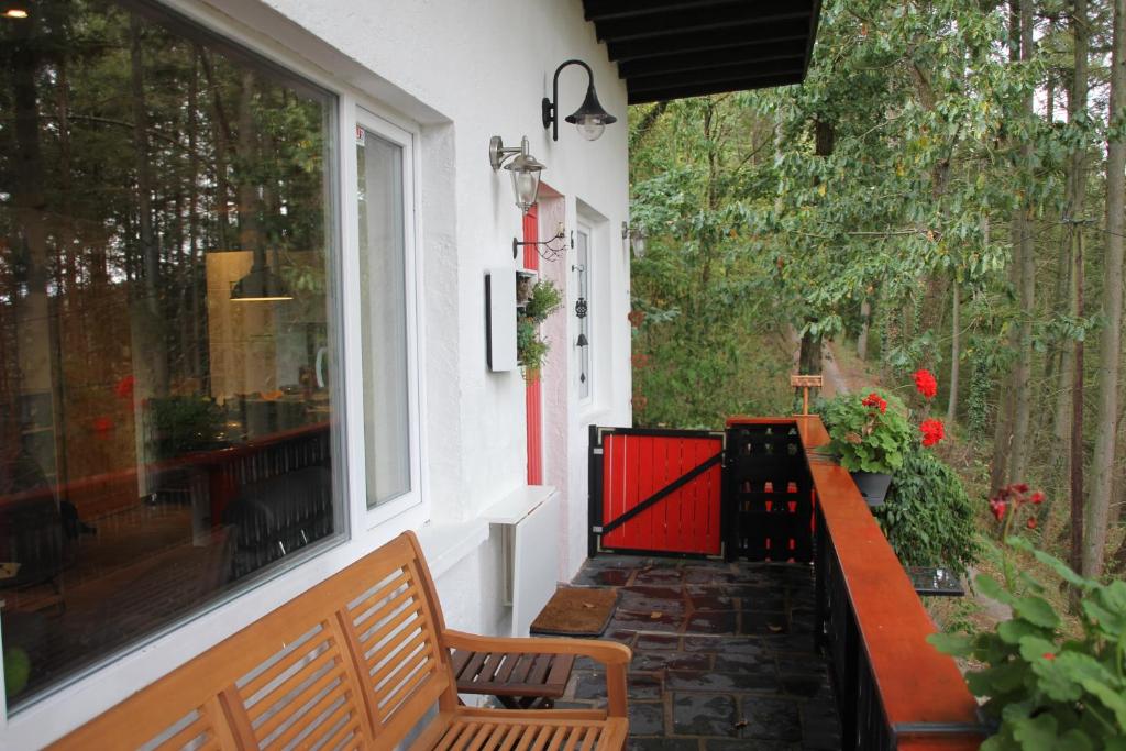 Zahrada ubytování The Vianden Cottage - Charming Cottage in the Forest