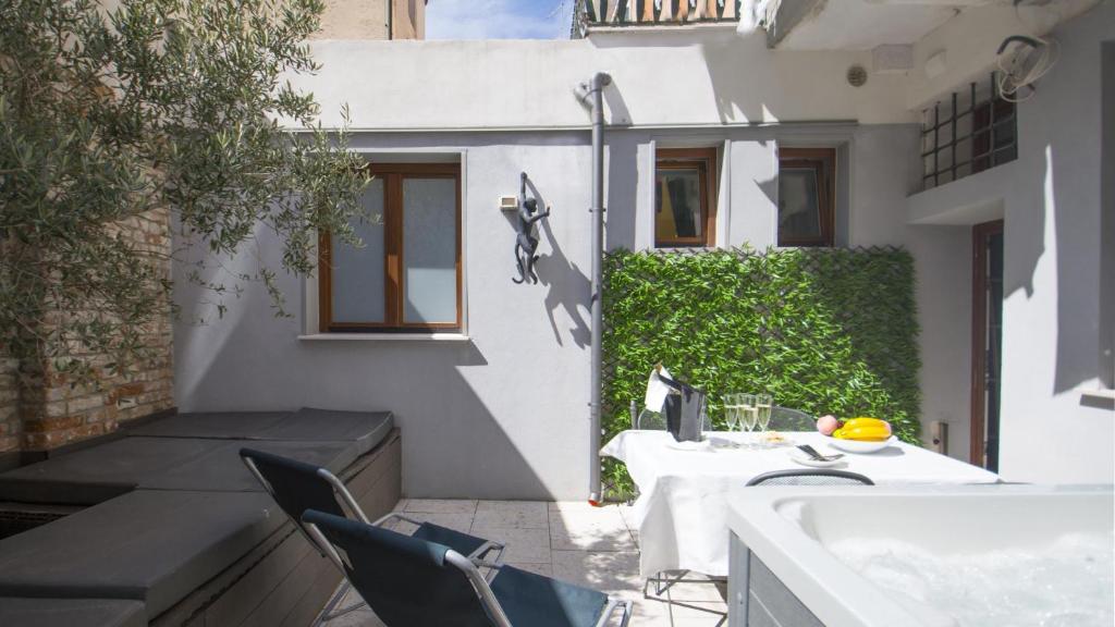 Patio alebo iná vonkajšia časť ubytovania Corte dei Greci