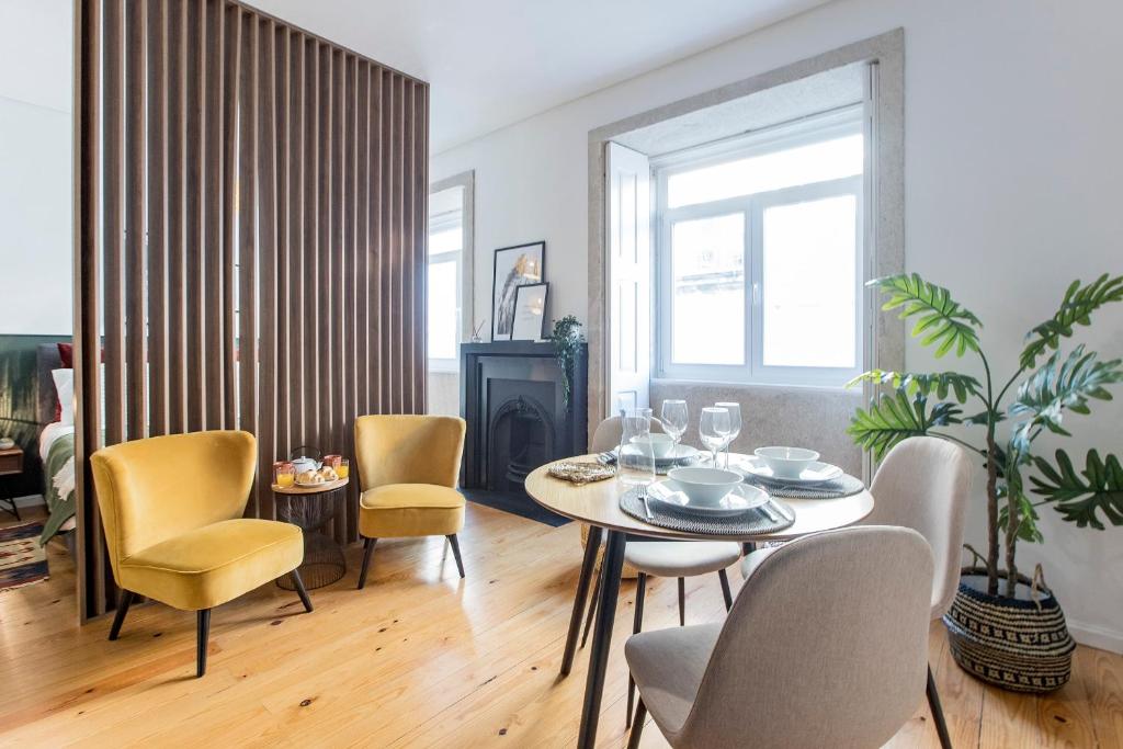 Mouzinho Studio w AC in City Center by LovelyStay