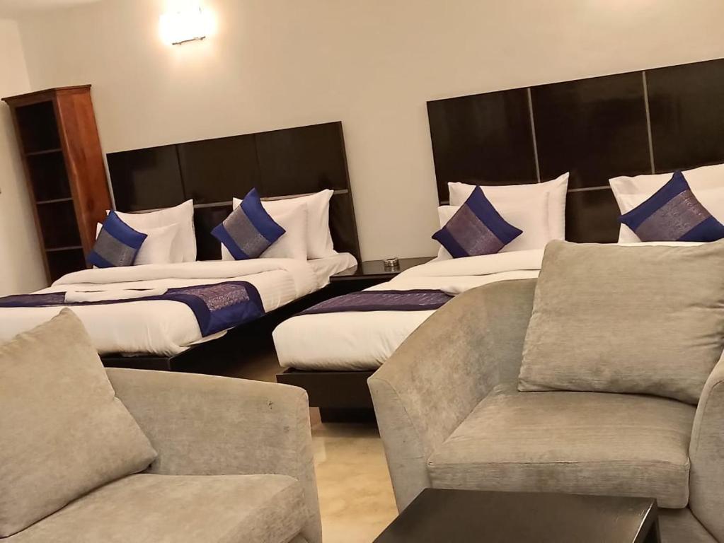 ASIAN SUITES PREMIUM HUDA CITY CENTRE, Gurgaon Updated 2021 Prices