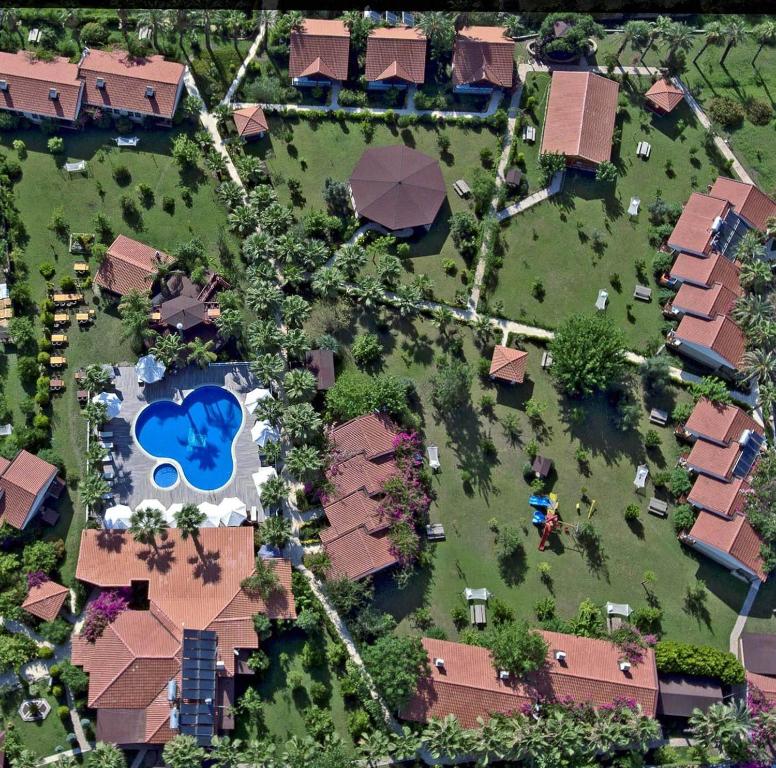 Bazén v ubytování Nerissa Hotel nebo v jeho okolí