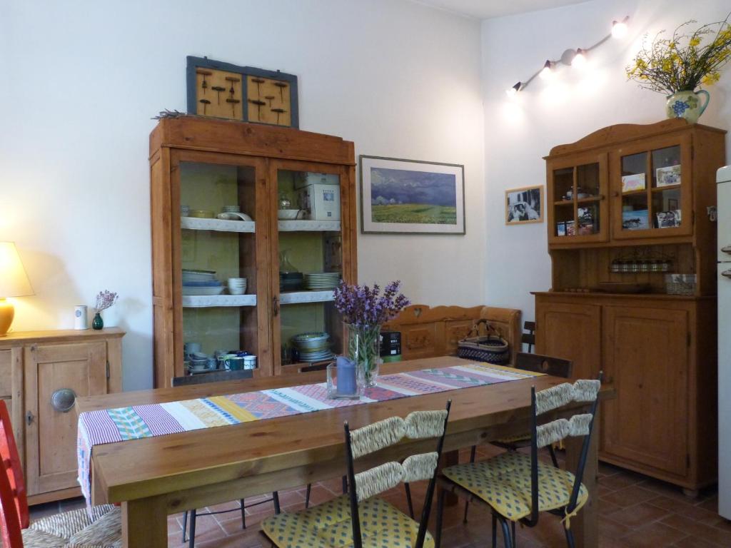 Fotografia z galérie ubytovania Casa Jacaranda v destinácii Monteverdi Marittimo