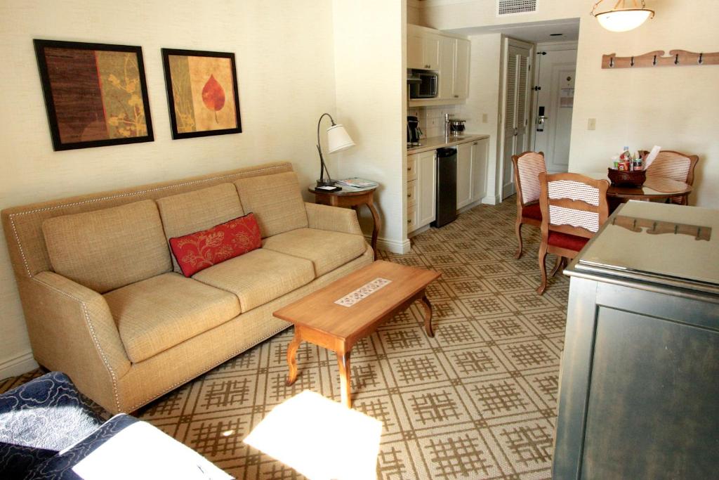Fairmont Tremblant - Junior Queen Suite Met Kitchenette En Bankbed