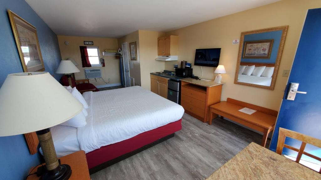 TV a/nebo společenská místnost v ubytování Sandbox Motel
