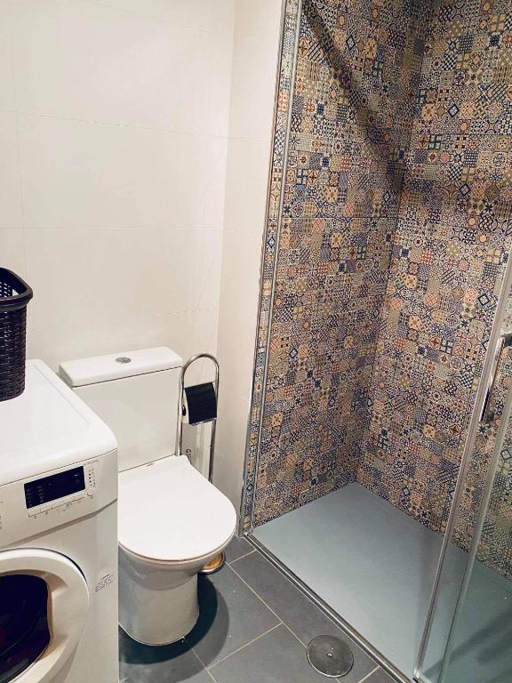 A bathroom at Perfect for exploring local areas and more