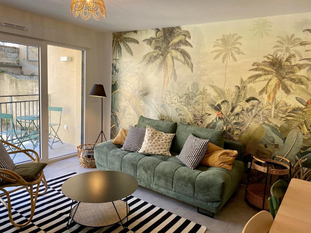 NOUVEAU - Jungle Montpeul - Clim - Wifi fibre - Netflix - 5' du centre et gare - Parking - Loggia - 15' des plages - 1