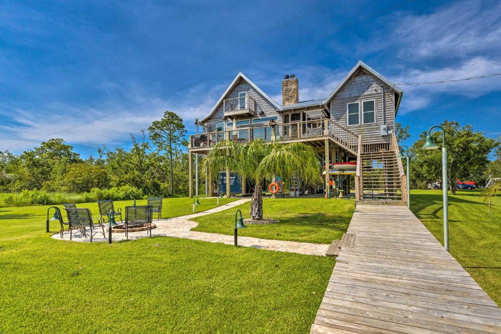 Spacious and Secluded Stilt Home on Fontaine Reserve, Ocean Springs