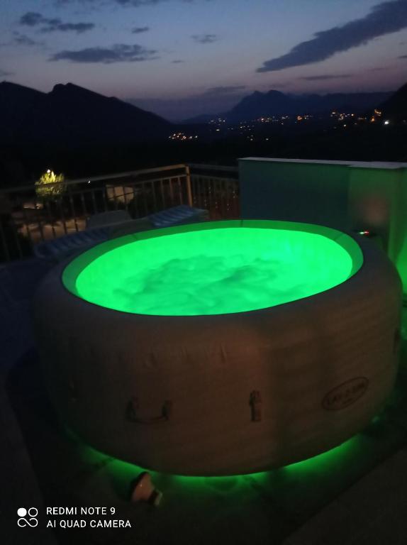 Bazén v ubytovaní Panoramico apartment, private jacuzzi alebo v jeho blízkosti