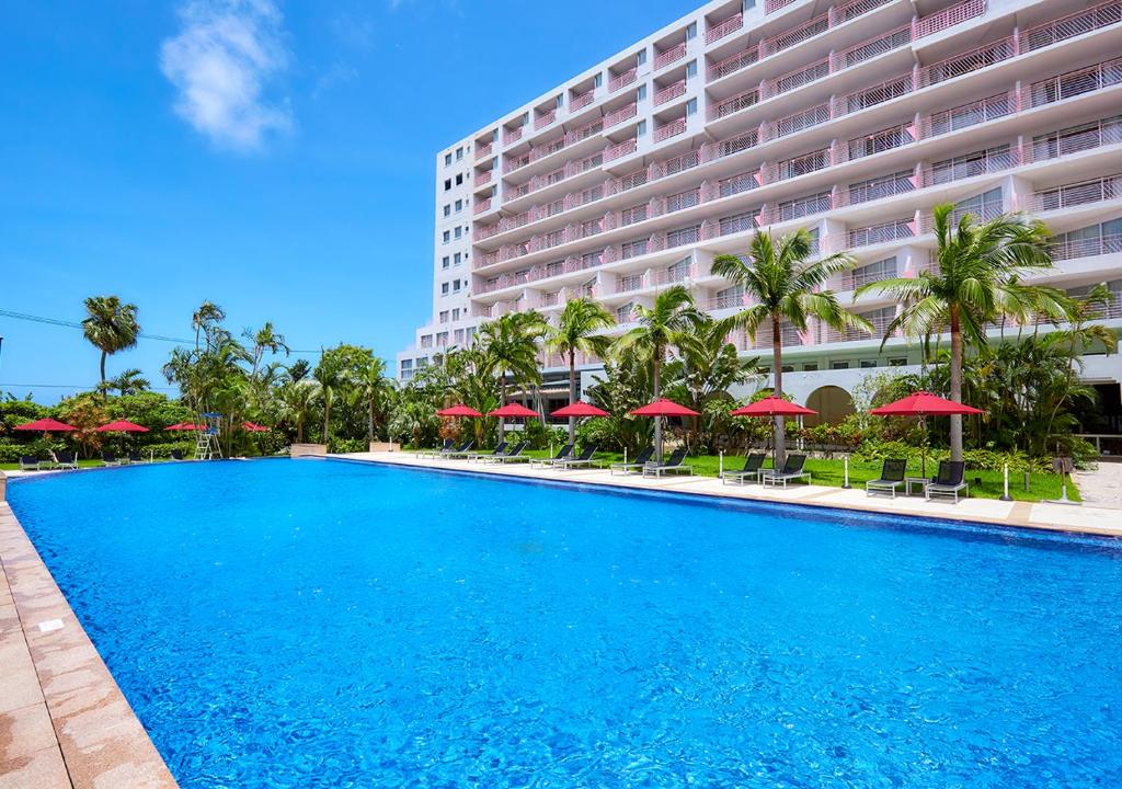 Bazén v ubytování Hotel Mahaina Wellness Resorts Okinawa nebo v jeho okolí