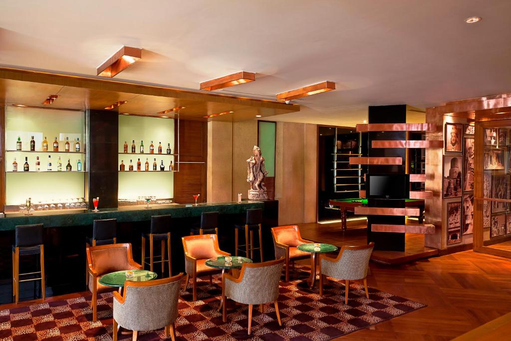 Lounge nebo bar v ubytování Trident Bhubaneswar