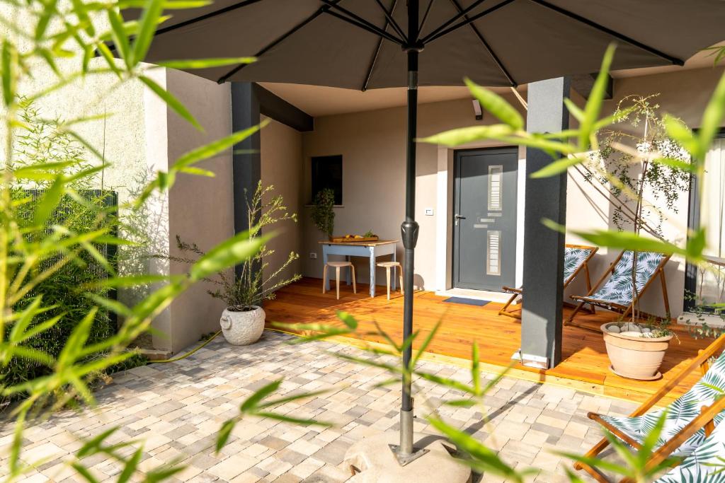 Zahrada ubytování Boutique house Istria with pool and fireplace