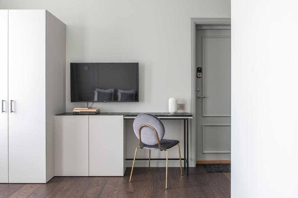 Place No. 2 - Superior Studio