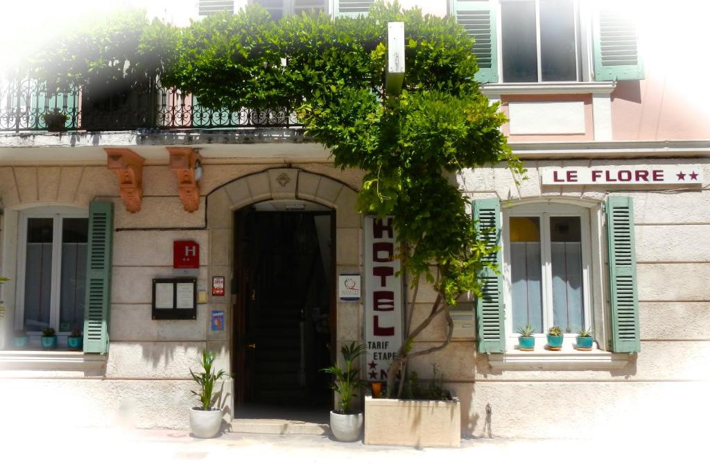 Gallery image of Hotel Le Flore in Fréjus