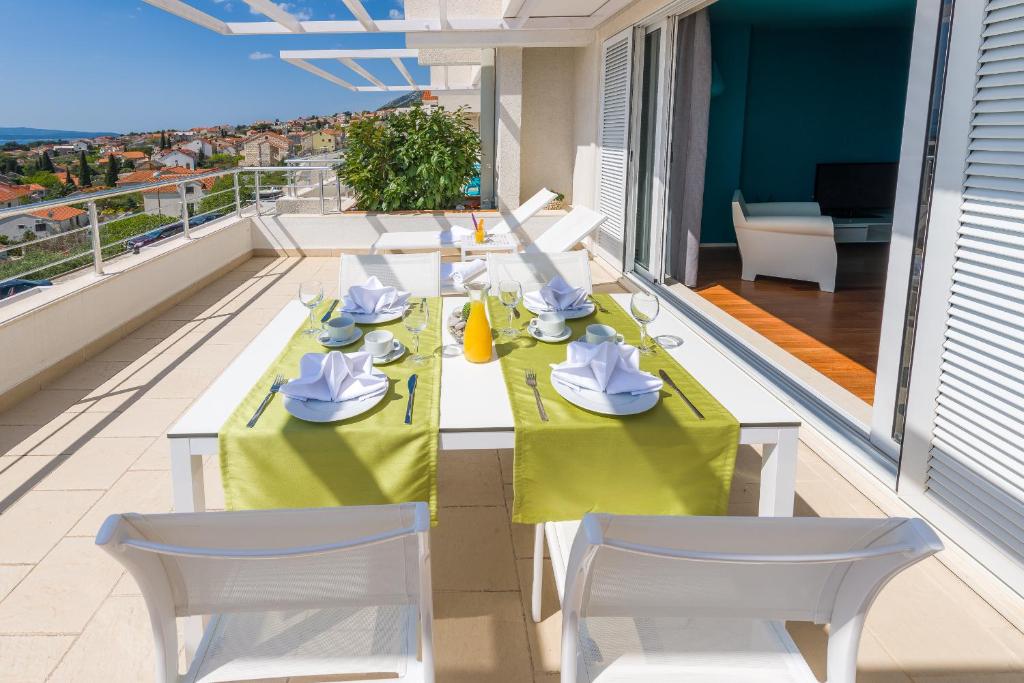 Balkón nebo terasa v ubytování Apartments Villa Azzurra Bol