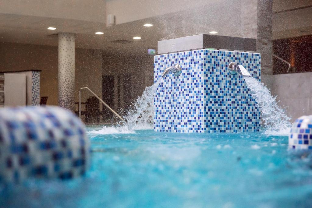 Bazén v ubytování Noorus SPA Hotel nebo v jeho okolí