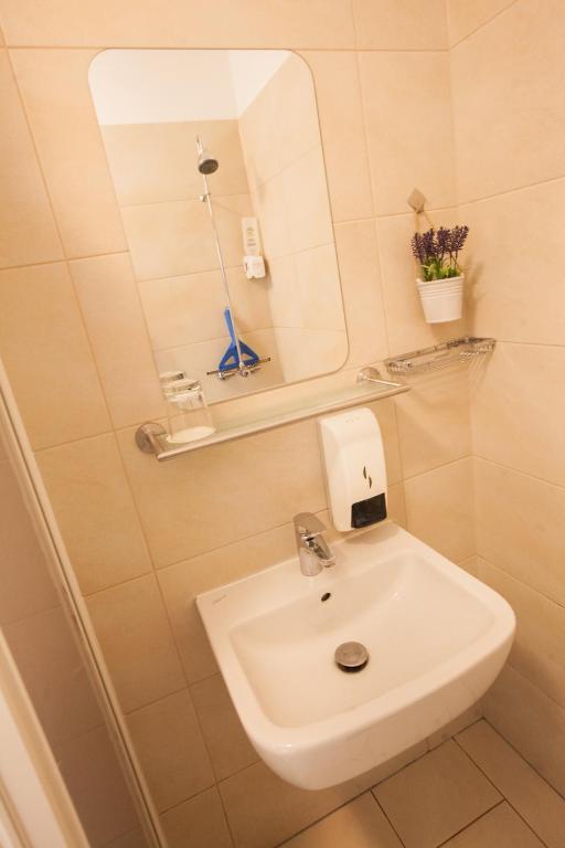 Koupelna v ubytování Rooms Klik Postojna