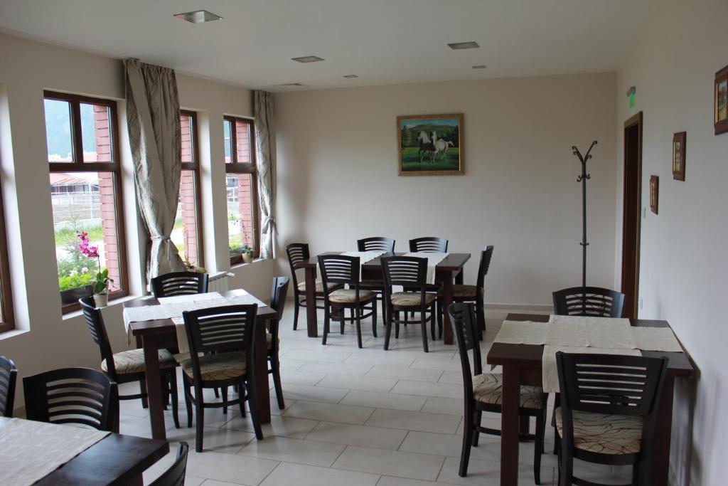 Restaurace v ubytování Hotel Podkovata