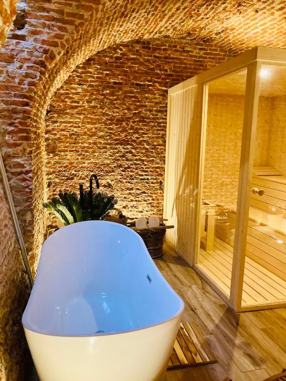 LUXURY, PRIVATE WELLNESS IN PRADO MUSEUM NEW AUG21, Madrid ...