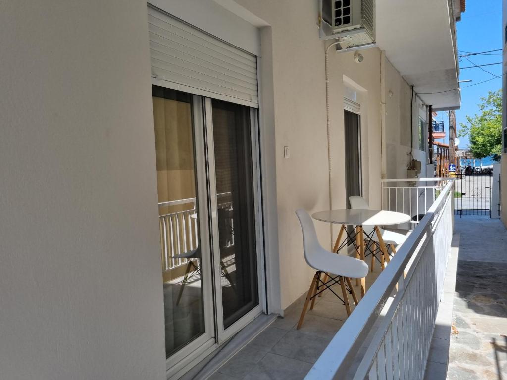 Balkoni atau teres di Cosy and modern appartment in Olympiada