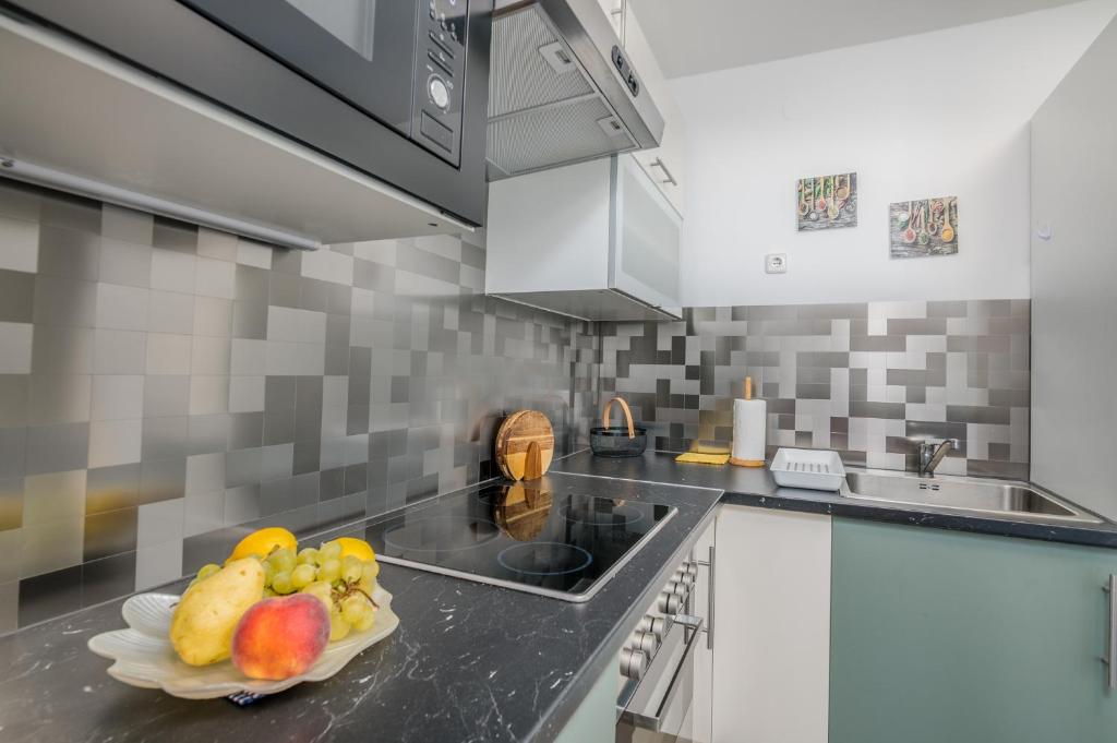 Kuchnia lub aneks kuchenny w obiekcie Apartment Dragica Čižići