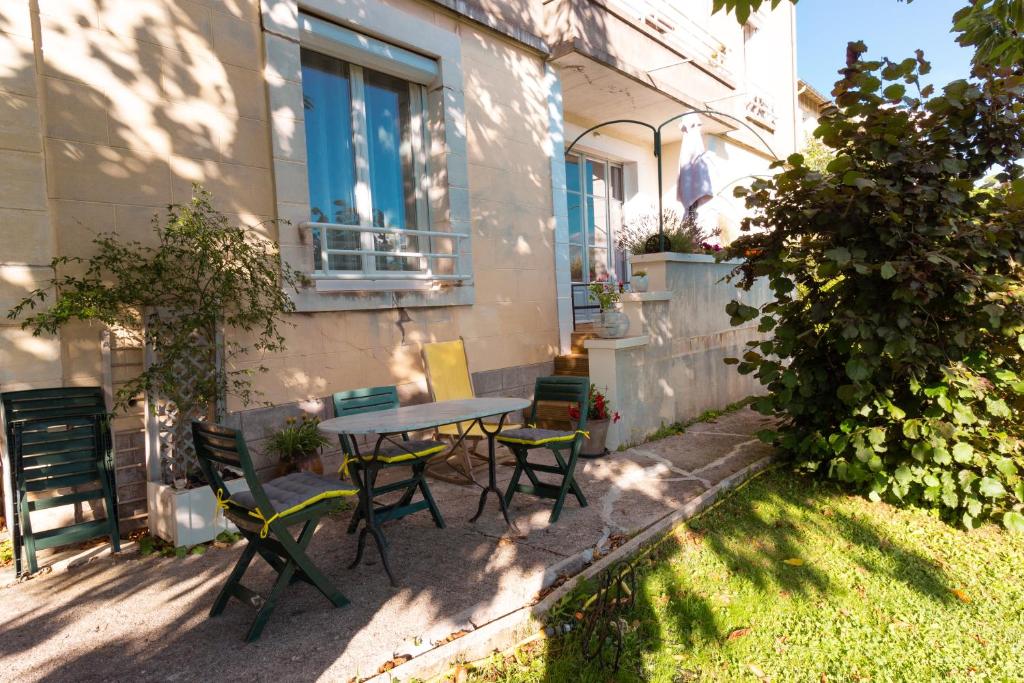 Zahrada ubytování L'appartement à Cardaillac