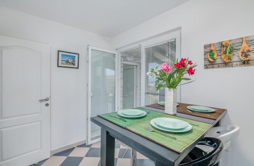 Zdjęcie z galerii obiektu Apartment Dragica Čižići w mieście Čižići